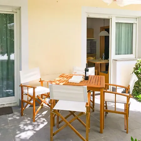 Isarcus Appartement *