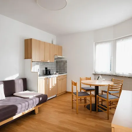 Isarcus Apartment *